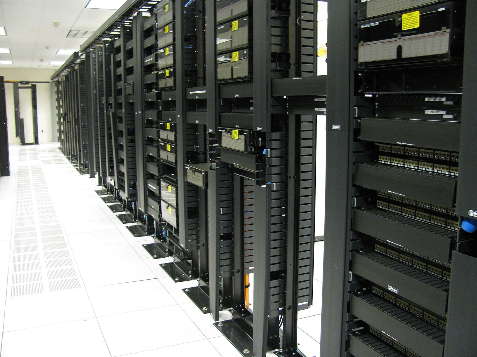 Blue-Green + DB 마이그레이션 안전 패턴 cover image